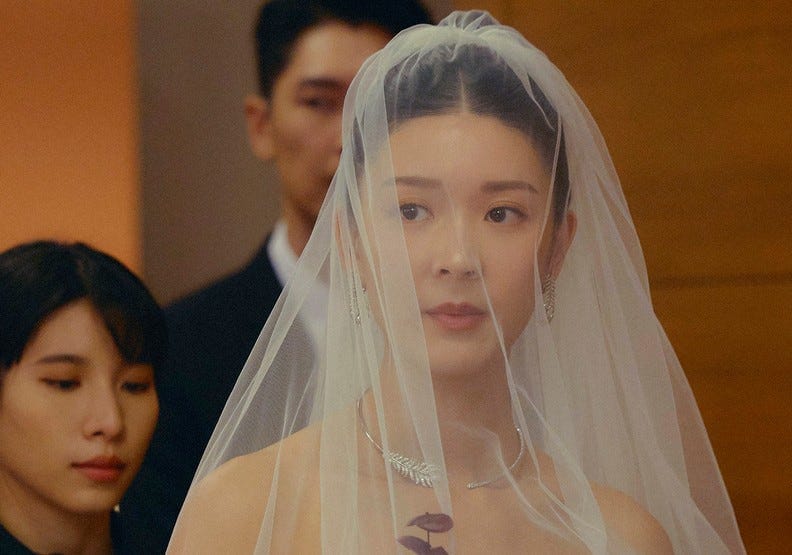 【雙囍】影評｜兩場婚禮，打破家庭束縛的真我吶喊